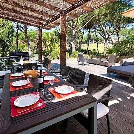 Sleeps 10 Pool Air Con Wifi Vila