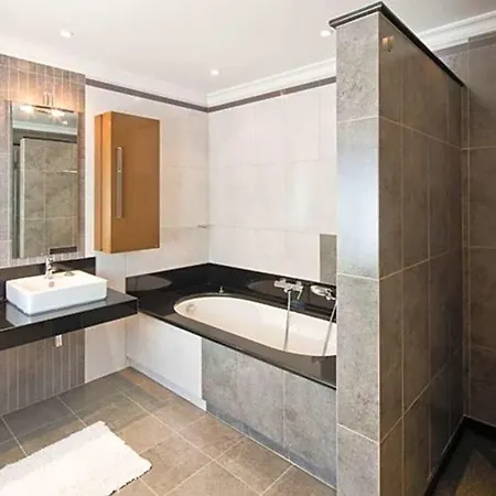 Sleeps 10 Pool Air Con Wifi Vila *