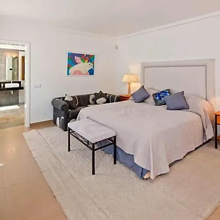 Sleeps 10 Pool Air Con Wifi *